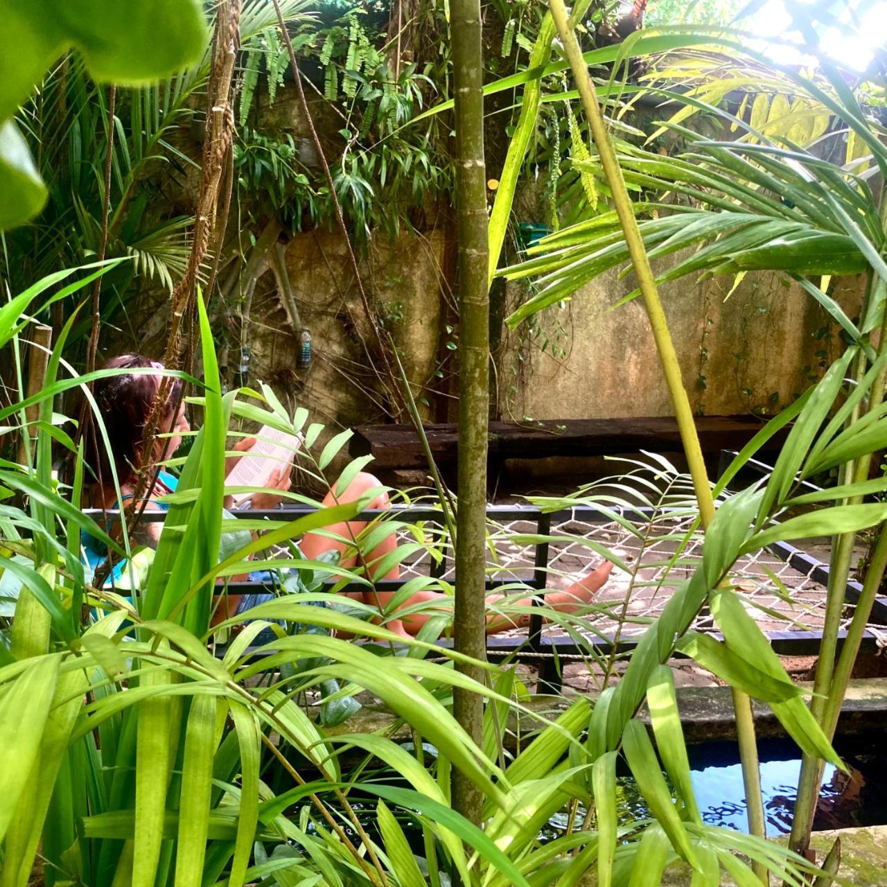 Cycling Backpacker Hostel & Cafe Unawatuna Kültér fotó