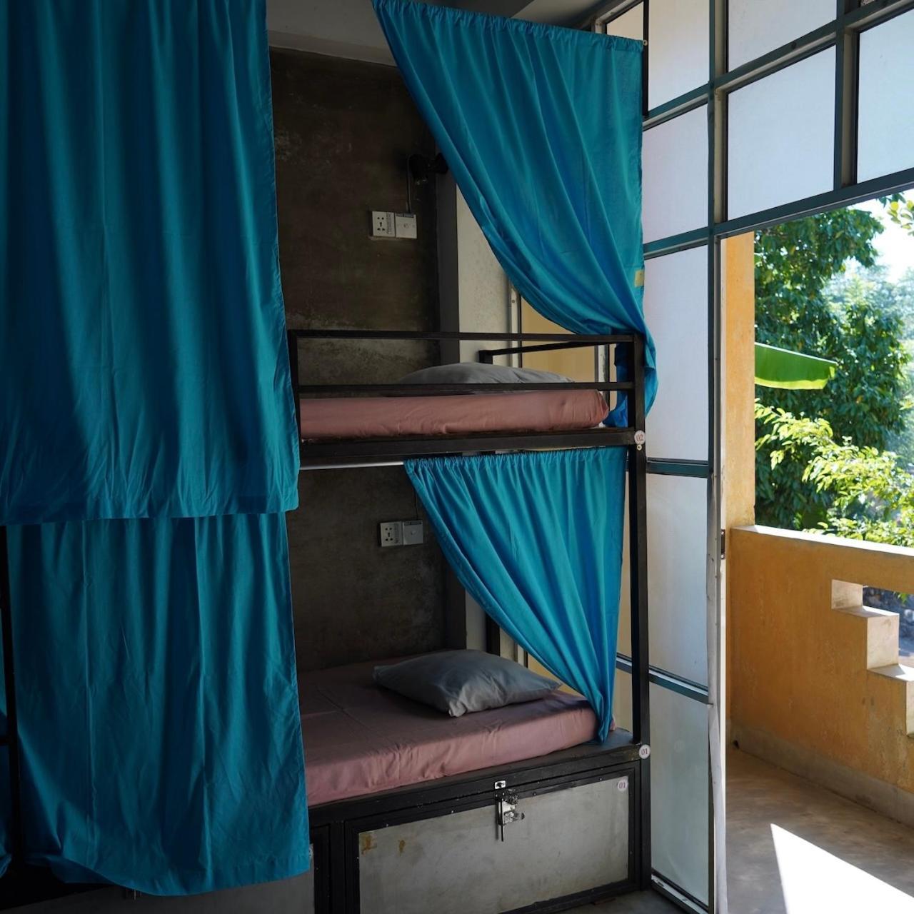 Cycling Backpacker Hostel & Cafe Unawatuna Kültér fotó